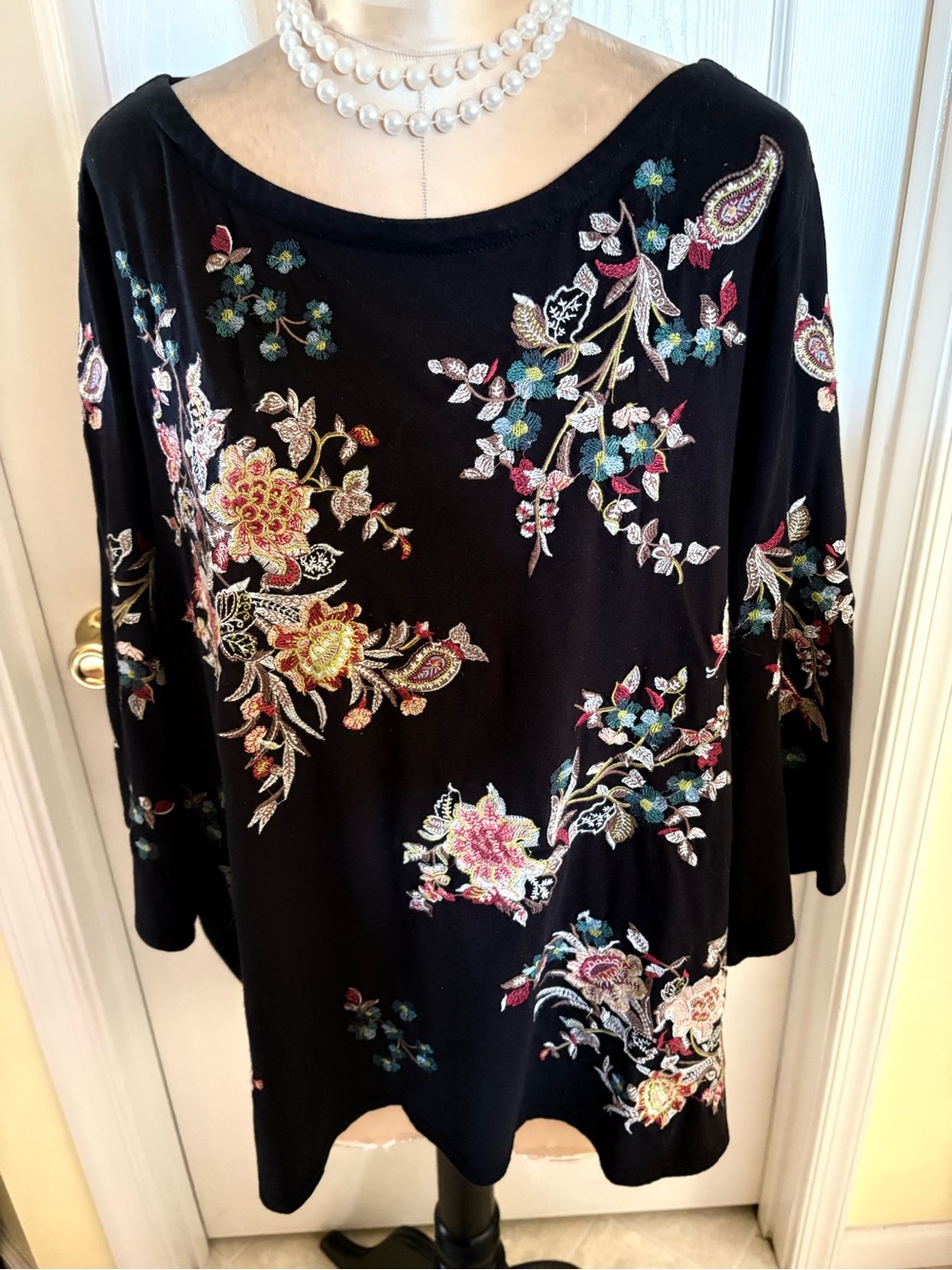 J.Jill Embroidered Black Floral Knit Women's Top 2X - Picture 4 of 10